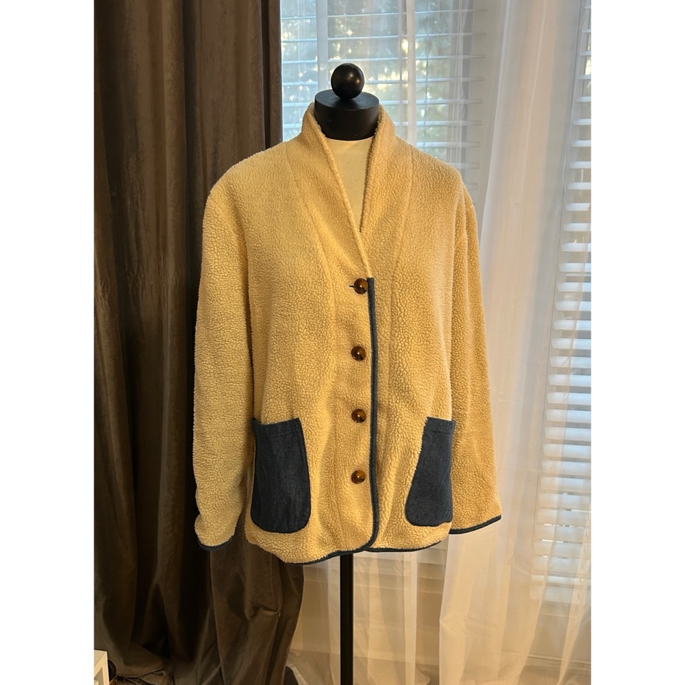 Loup Sherpa Jacket with Denim Pockets - Picture 3 of 6